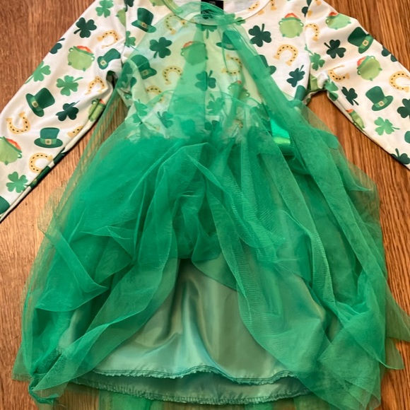 🍀 Size 5 Girls Green Dress Shamrocks St Patrick’s Day - Picture 4 of 5